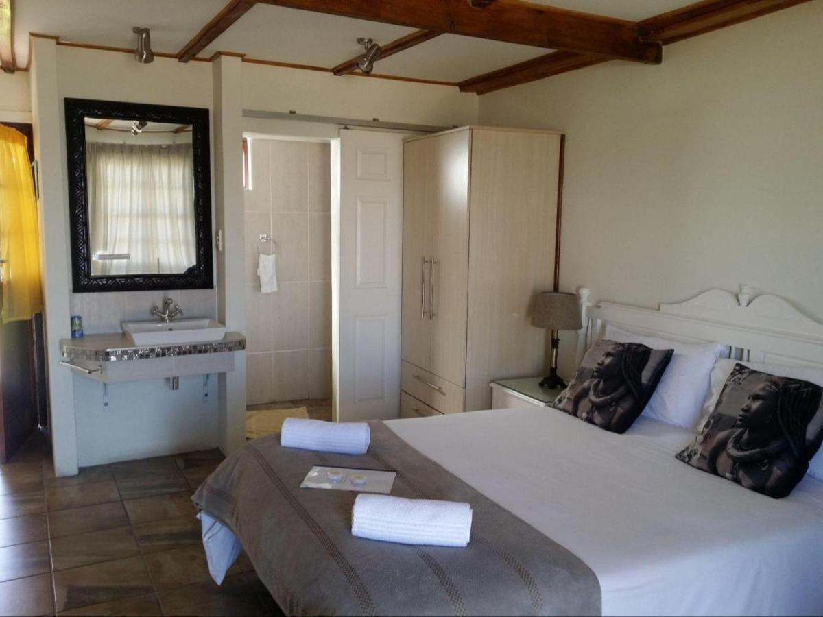 12 On Beach Guest House Saldanha Bay Экстерьер фото