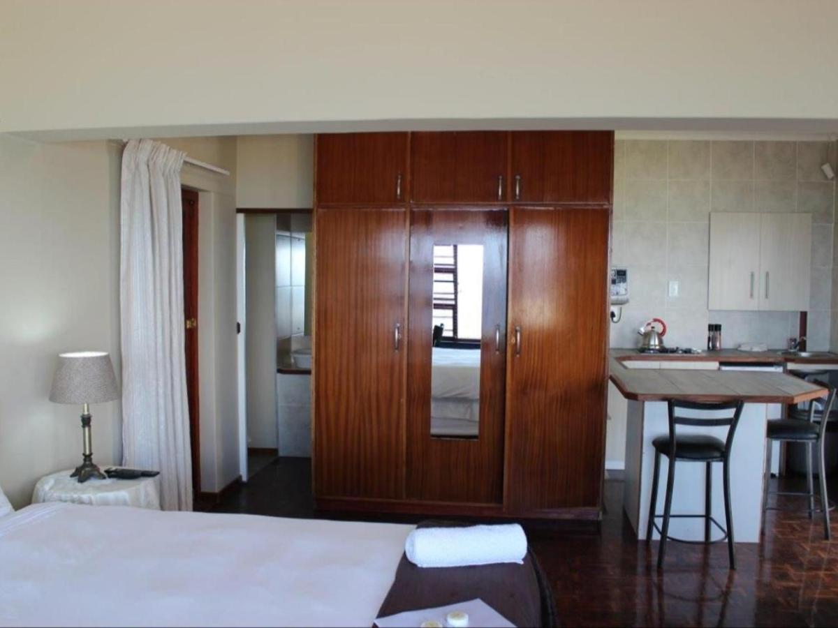12 On Beach Guest House Saldanha Bay Экстерьер фото