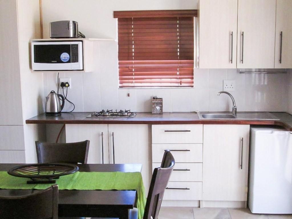 12 On Beach Guest House Saldanha Bay Экстерьер фото