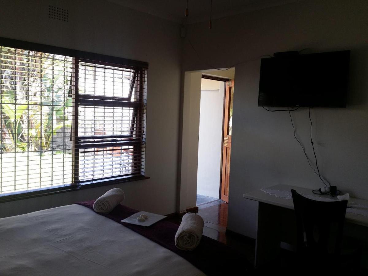 12 On Beach Guest House Saldanha Bay Экстерьер фото