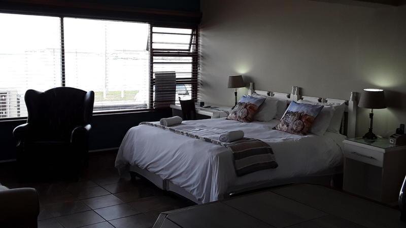 12 On Beach Guest House Saldanha Bay Экстерьер фото
