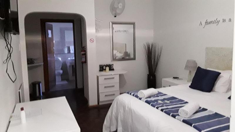 12 On Beach Guest House Saldanha Bay Экстерьер фото